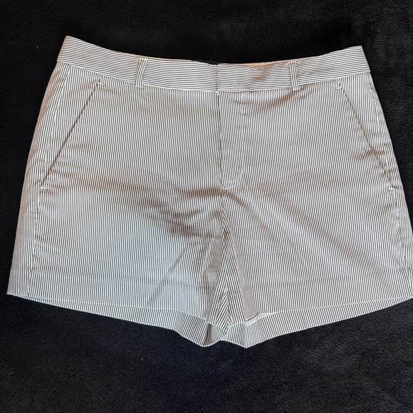 Pants - Banana Republic lightweight striped shorts 10